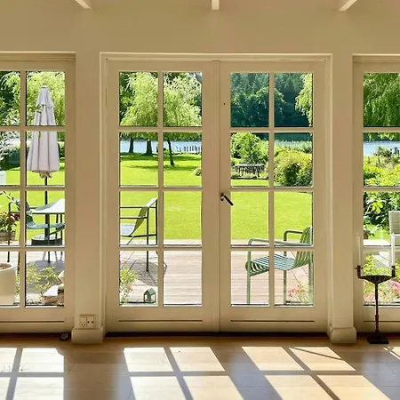 Lakeside House With Private Pier At Ry Molleso 펜션