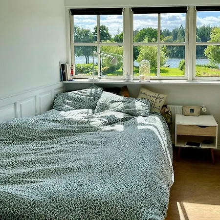 Lakeside House With Private Pier At Ry Molleso 펜션 리